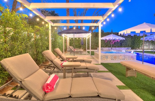 Palm Springs House | The Movie Colony Villa *5 bed 4 bath Estate *