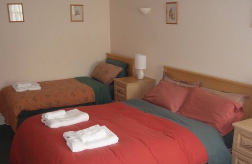 Barns Green Hotel | The Mucky Duck Inn