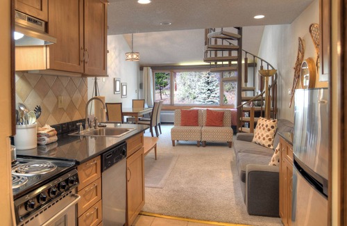 Purgatory Cabin | The Mulligan (#210) |10 min to Ski - A/C - Golf - Shared Pool & Hot Tub