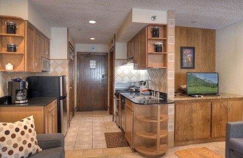 Purgatory Cabin | The Mulligan (#210) |10 min to Ski - A/C - Golf - Shared Pool & Hot Tub