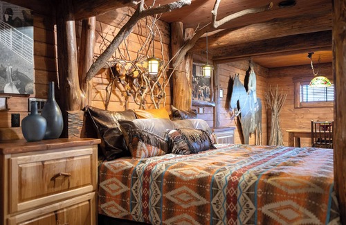 White Lake Resort | The Museum Suite @ Driftwood Ranch - a Horse and Cattle Ranch - White Lake, NY