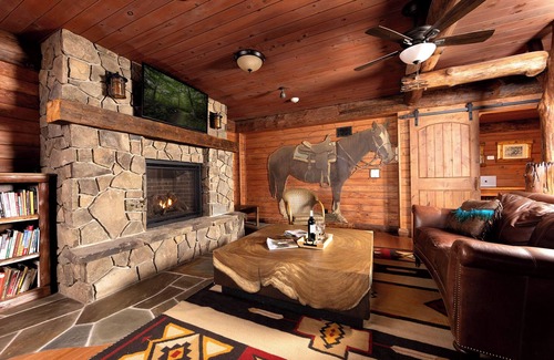 White Lake Resort | The Museum Suite @ Driftwood Ranch - a Horse and Cattle Ranch - White Lake, NY