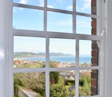 Lyme Regis Hotel | The Nags Head - Room only accommodation