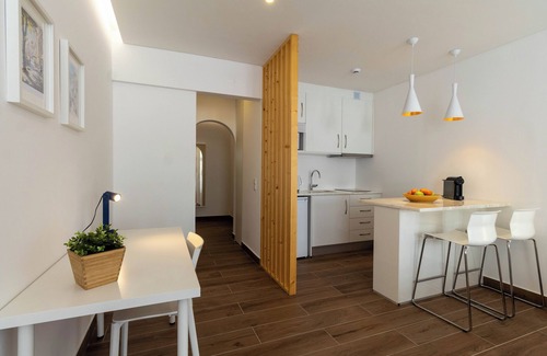 Linda-a-Velha Hotel | The Navigator - Ocean Heights