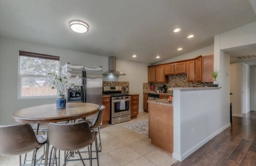Northeast Heights House | The NE Heights Abode - 4 bedroom