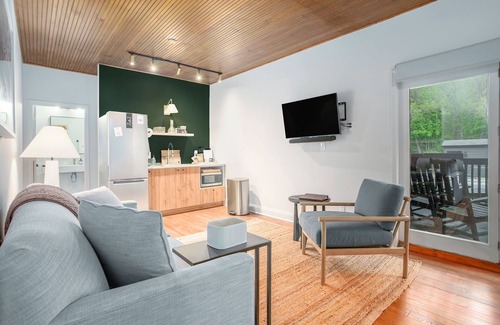 New Buffalo Apartment | The Neighborhood Hotel Grand Beach Suite 5 - Studio+