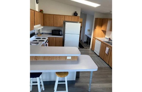 Roseburg House | The Nest, 2 Bedroom, 2 bath, with full kitchen
