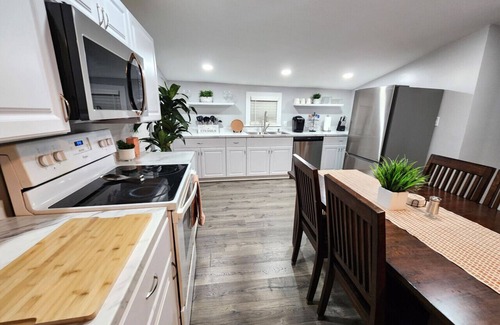 Savannah House | The Nest 2BR 1BA Charmer