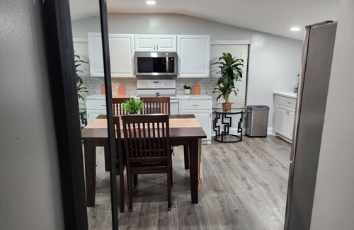 Savannah House | The Nest 2BR 1BA Charmer