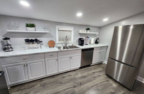 Savannah House | The Nest 2BR 1BA Charmer