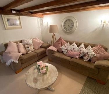 Axminster House | ‘The Nest’ A beautiful cottage in Devon