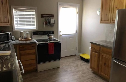 Eagle Rock Cabin | The Nest a Cozy Cabin at Table Rock Lake - two blocks to water, large deck