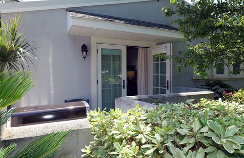 Saint Simons Heights Cottage | The Nest at Circle Park - Cute Cozy Cottage