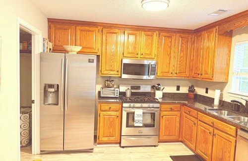 Ranger House | The Nest in Ranger - A Cozy Private Getaway with a Huge Game Room!