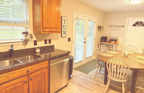 Ranger House | The Nest in Ranger - A Cozy Private Getaway with a Huge Game Room!