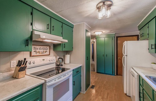 Crawford Bay Cottage | The Nest on Kootenay Lake in Crawford Bay