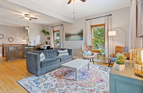 Hastings Apartment | The Nininger Apt - Walk to DT & River, King Bed