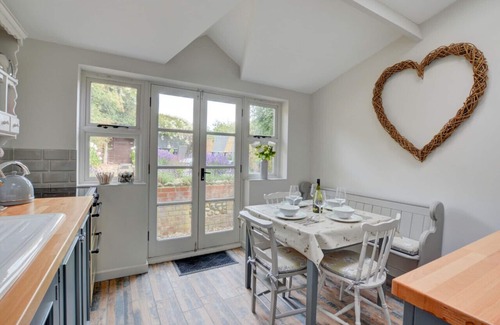 North Walsham House | The Nook - Two Bedroom House, Sleeps 3