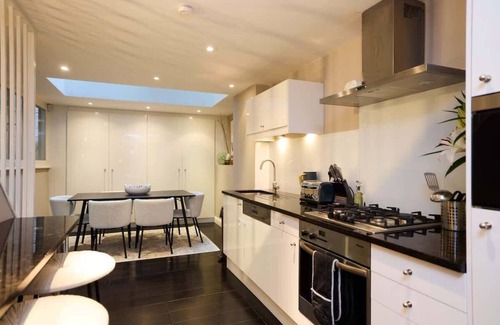 Campden House | The Notting Hill Gate Crib - Relaxing 2 Bdr House