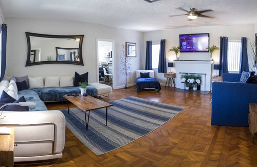 Southwest House | The Nottingham - 8-bedroom Compound - (+Parking)