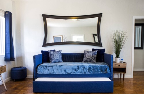 Southwest House | The Nottingham - 8-bedroom Compound - (+Parking)