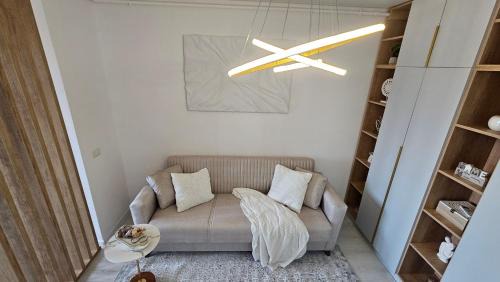 Sector 4 Apartment | The Oak Apartment