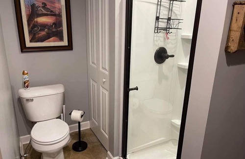 Emporia Cabin | "The Oaks" a country retreat just 2 miles away from town.