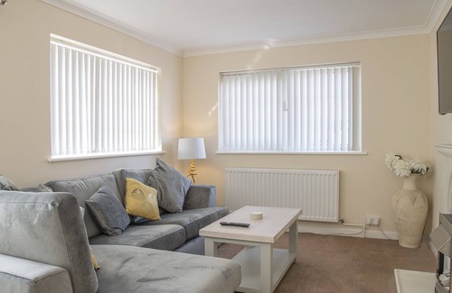 Prestatyn House | The Oaks - A fabulous 2 bedroom family holiday bungalow in Prestatyn North Wales , close to the b...