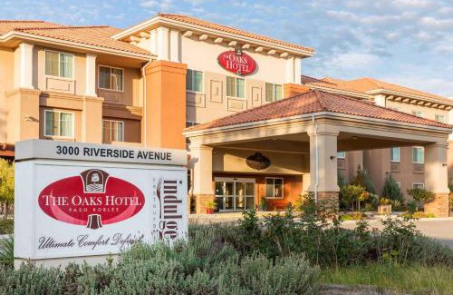 Paso Robles Hotel | The Oaks Hotel & Suites