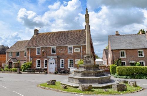 Child Okeford House | The Oaks - Uk33998