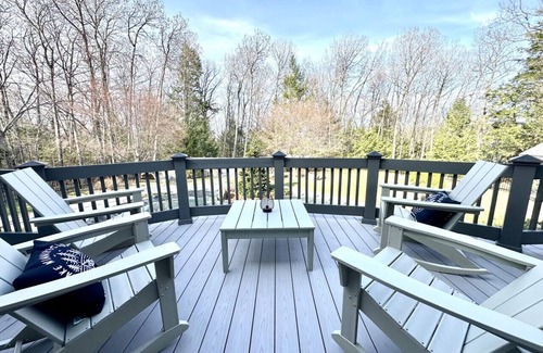 Gilford House | `The Oasis` Pool/Hot tub/Game-Room/Ski/Sleeps 18