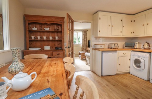Maidstone Cottage | THE OAST, family friendly, character holiday cottage in Hollingbourne