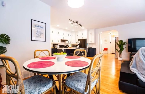 Griesbach House | The Obsolete Suite - King Bed - Fireplace - Pet Friendlyn