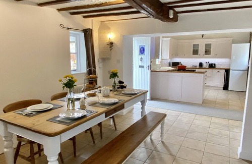 Witney House | The Old Coach house- a delightful home from home