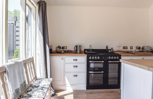 Plumpton Green Cottage | The Old Dairy At Wooton - UKC4355