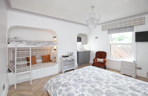 Salisbury House | The Old House Guest House