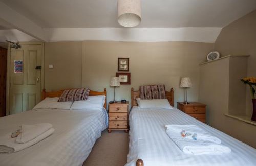 Mullion House | The Old Inn