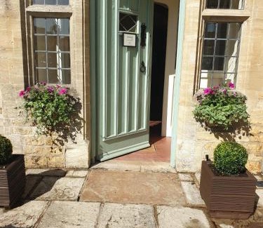 Bourton Hotel | The Old New Inn