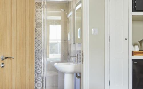 Bourton Hotel | The Old New Inn