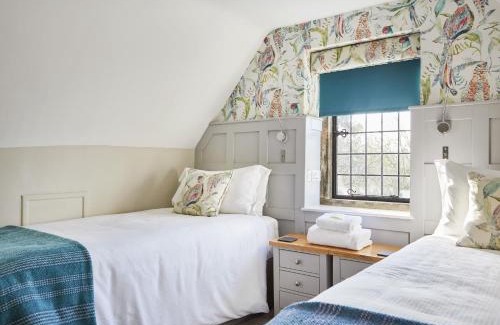 Bourton Hotel | The Old New Inn