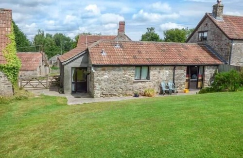 Barrow Gurney Cottage | THE OLD PARLOUR, family friendly, character holiday cottage in Regil