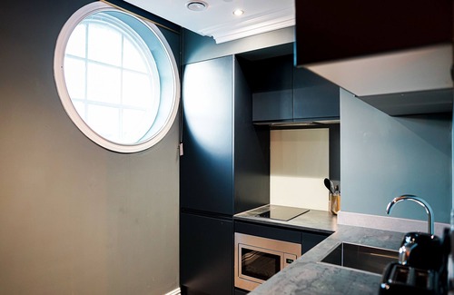 Warrington Apartment | The Old Post Office by Deuce Hotels