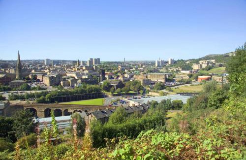 Halifax Hotel | The Old Post Office Public House & Hotel