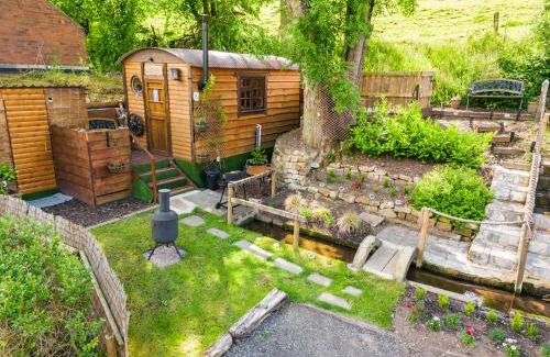 Upper Hulme Ski Chalet | The Old Pumphouse Shepherds Hut with Hot Tub