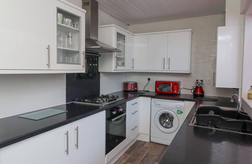 Amble Cottage | THE OLD SMITHY, pet friendly, country holiday cottage in Amble