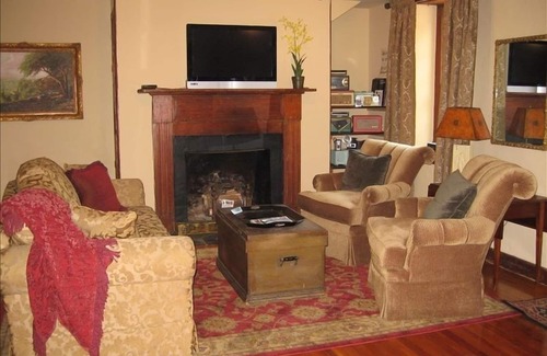 New Hope House | The Oldest Stone Home in New Hope, Pa. Built in 1743