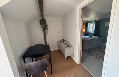 Kettlestone Hotel | the olive tree bistro