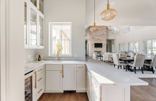 Washington House | The One for Starry Nights - Luxury Estate for 16 near Brenham & Round Top