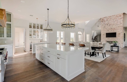 Washington House | The One for Starry Nights - Luxury Estate for 16 near Brenham & Round Top