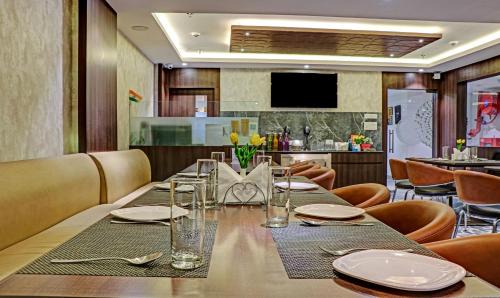 Seraikela Hotel | The Onyx Hotel